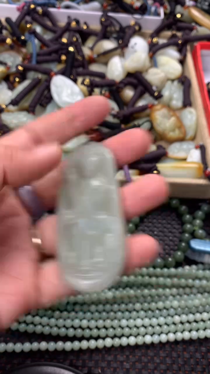 【闪购商品】和田玉颈饰未镶嵌多样性发货没有证书拍一发一有瑕