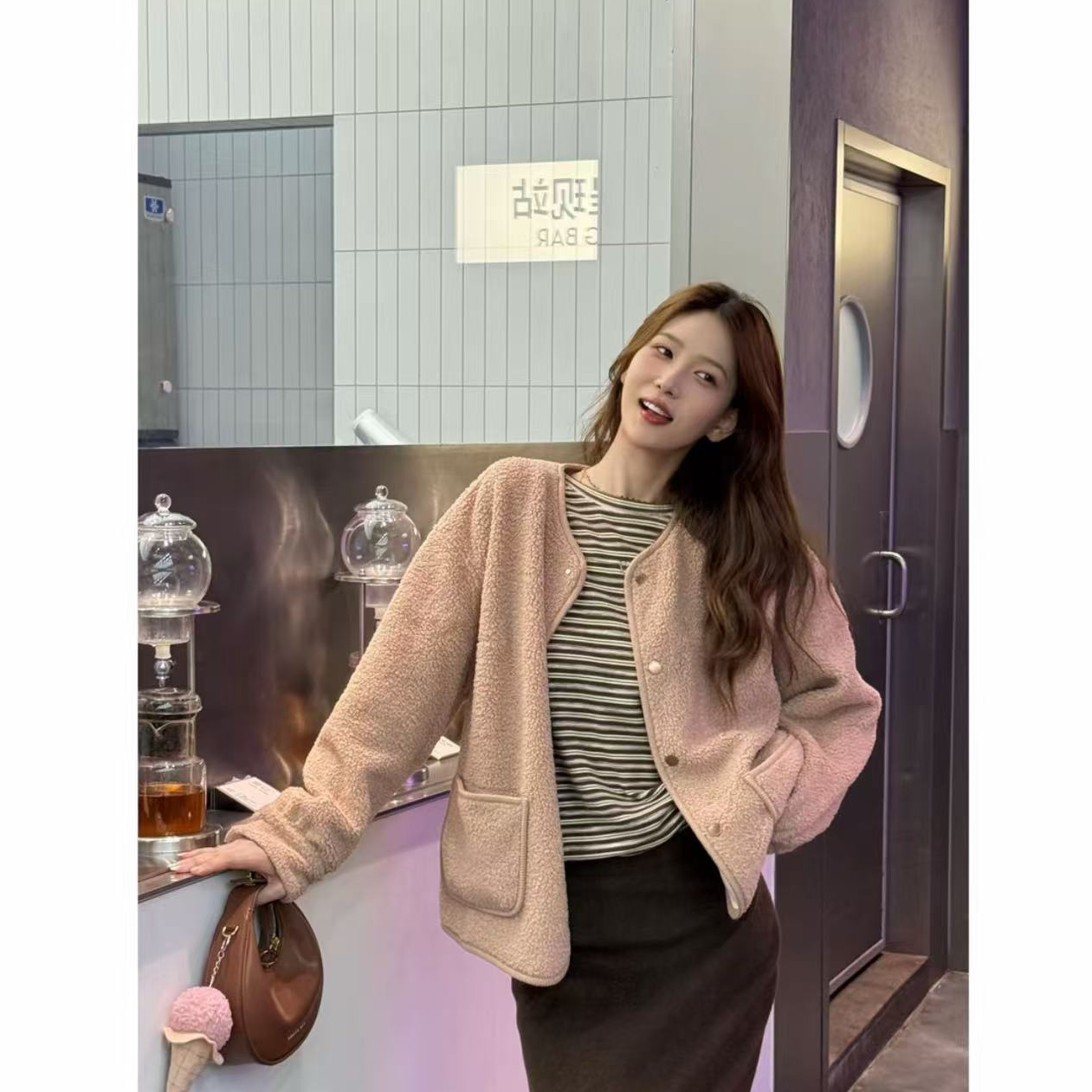 【专柜品质】秋冬简约圆领泰迪绒面超柔保暖休闲短外套摩登猫140067