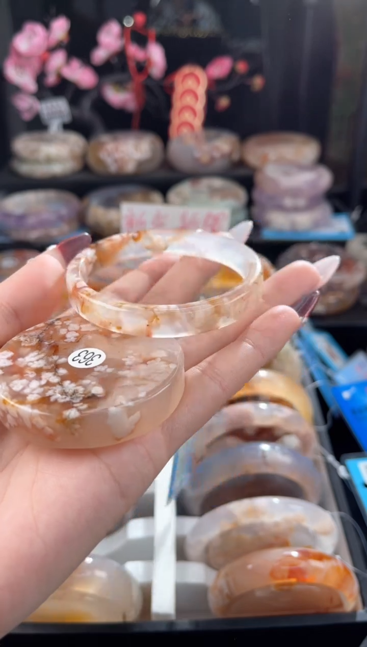 【闪购商品】石英质玉手镯未镶嵌55