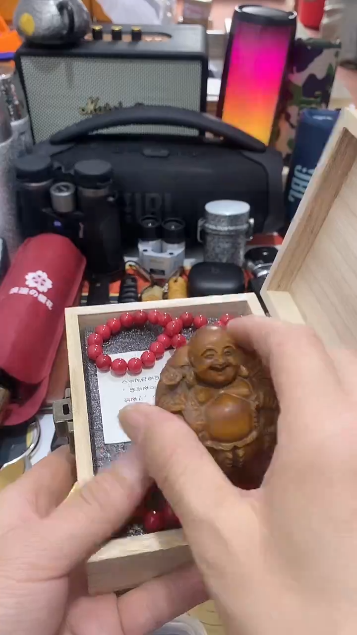 瓷片闪购商品  如图所示