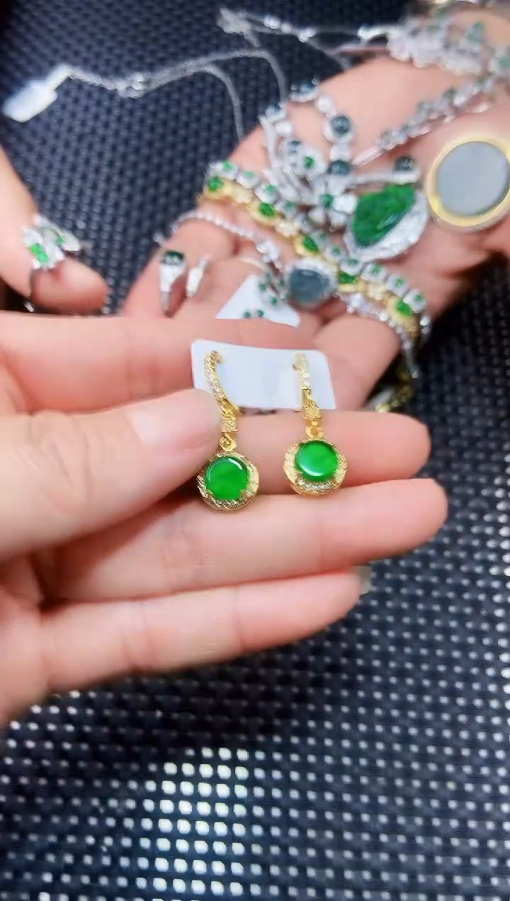 【闪购商品】翡翠耳饰未镶嵌111111111