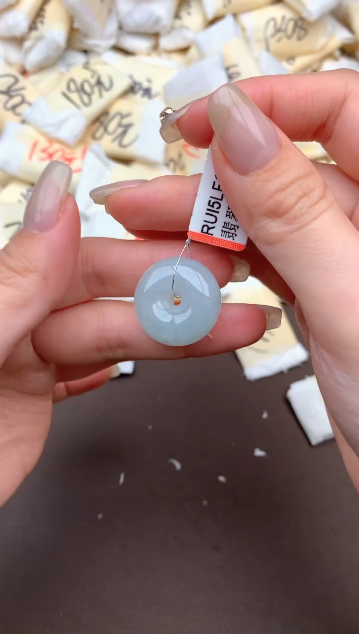 【闪购商品】翡翠挂件未镶嵌— 