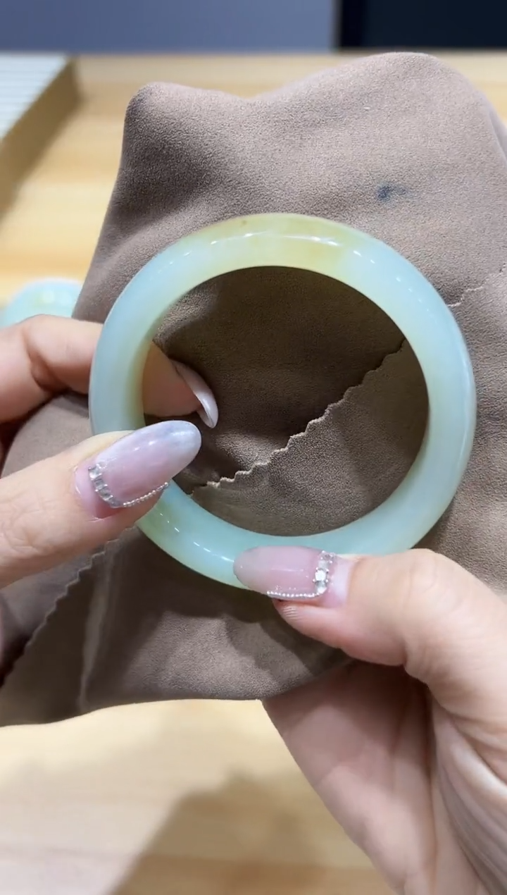 【闪购商品】和田玉手镯未镶嵌v0282圈口56