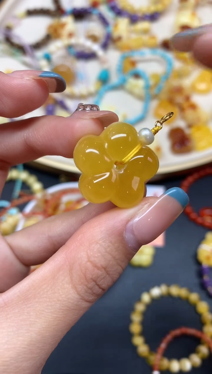 【闪购商品】蜜蜡裸石18K金镶嵌吊坠A421|580