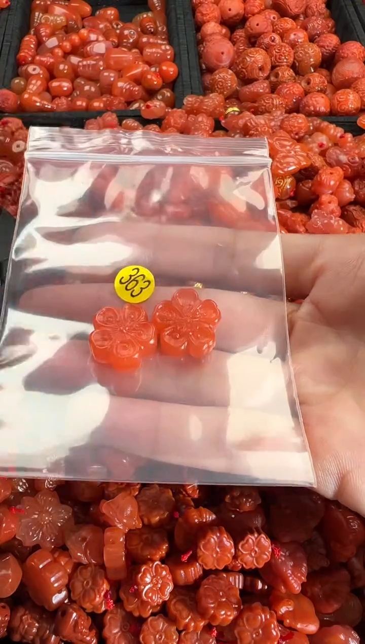 【闪购商品】南红玛瑙颈饰未镶嵌1