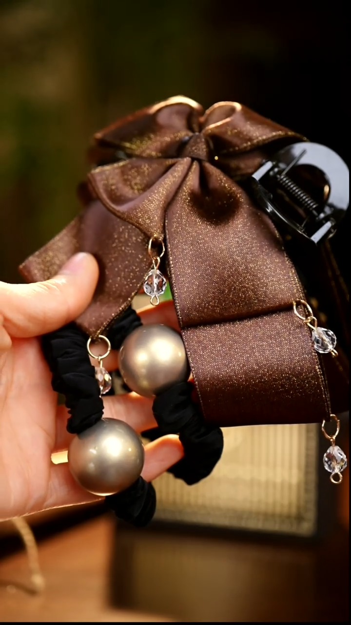 刺绣私人定制苗族手工转运珠一对和棕色抓夹