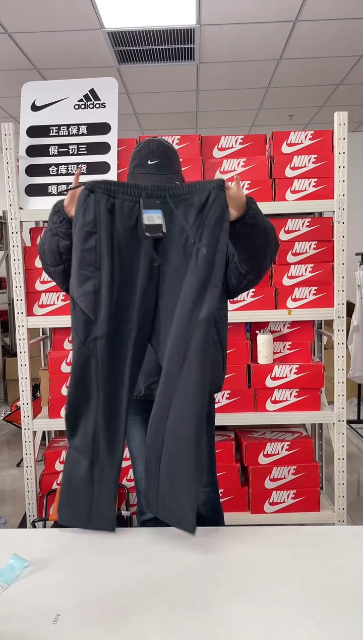 编码 011闪购尺码  m Nike/耐克卫衣卫裤以直播间过款为主