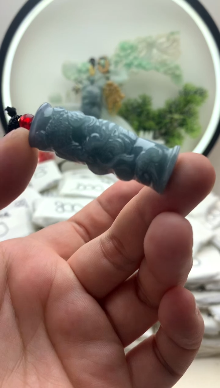 颈饰未镶嵌翡翠龙柱