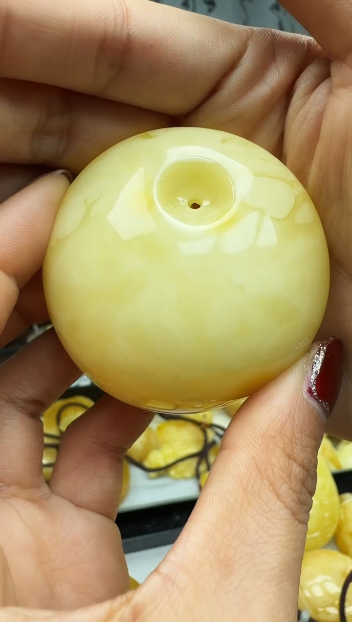 【闪购商品】琥珀裸石未镶嵌挂坠