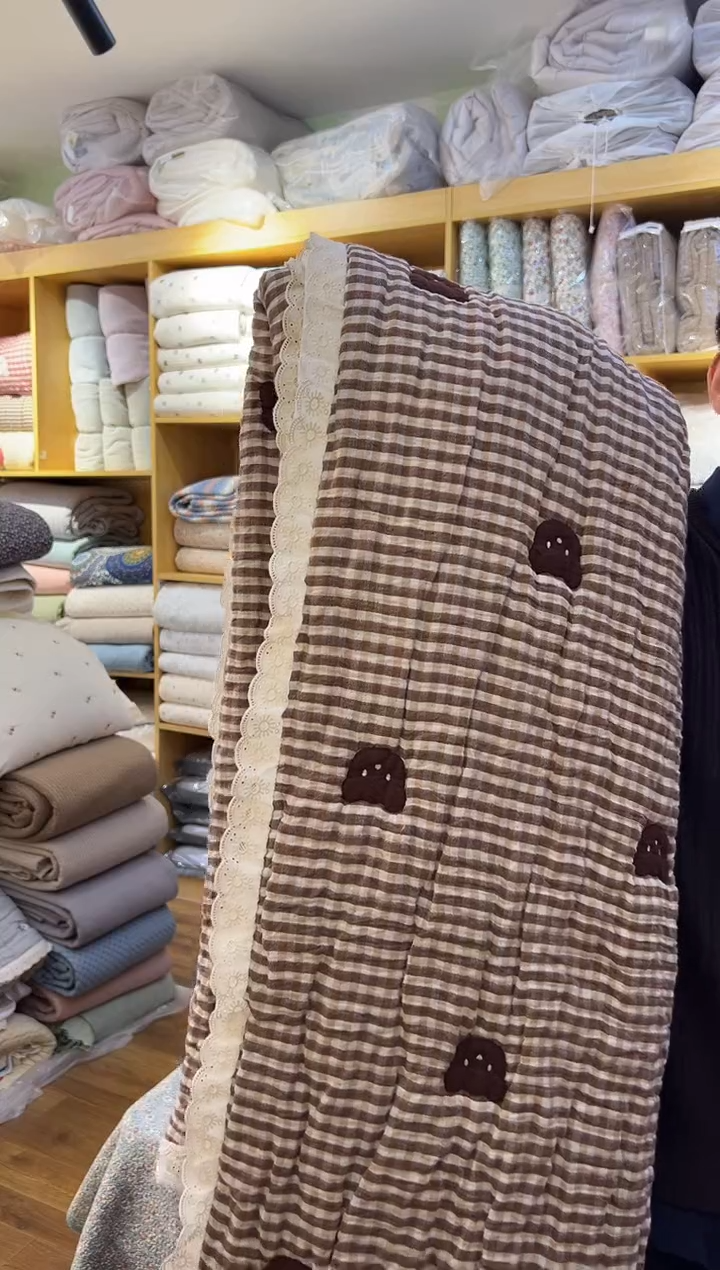 棉纱布被 格子小黑熊    159