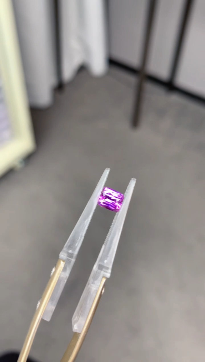【闪购商品】彩色蓝宝石裸石未镶嵌1ct  无烧紫蓝宝