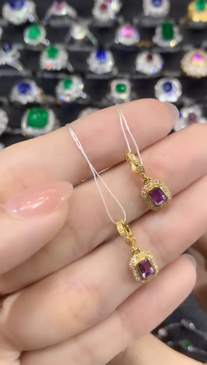 吊坠(不含链)彩色蓝宝石18K金镶嵌A7多样性发一件