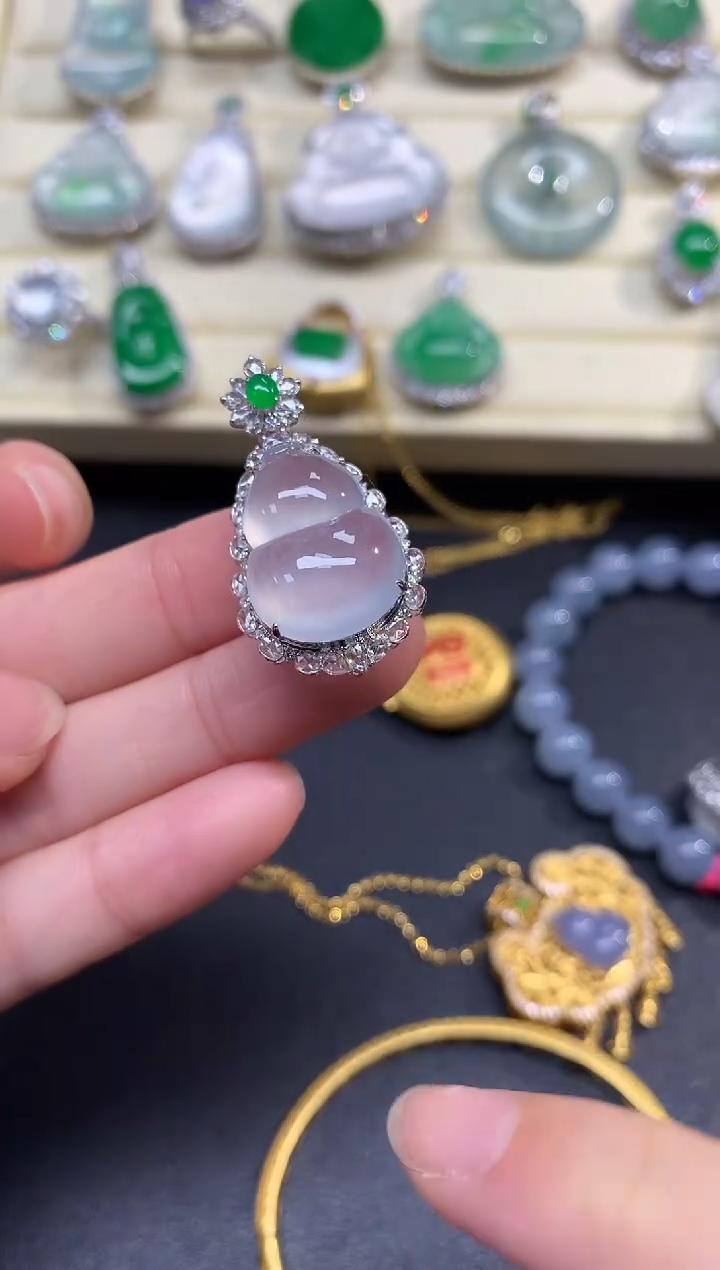 吊坠(不含链)18K金镶嵌翡翠吊坠|20000+2000