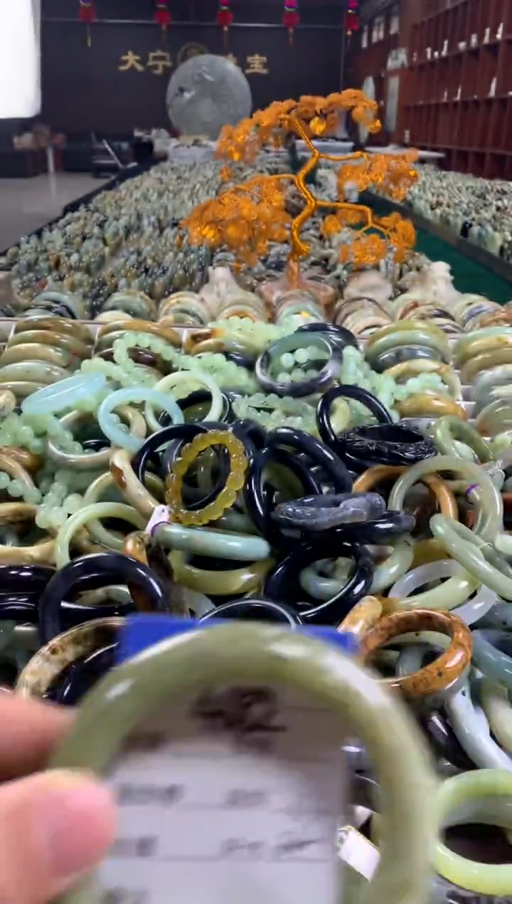 未镶嵌蛇纹石玉手镯4682