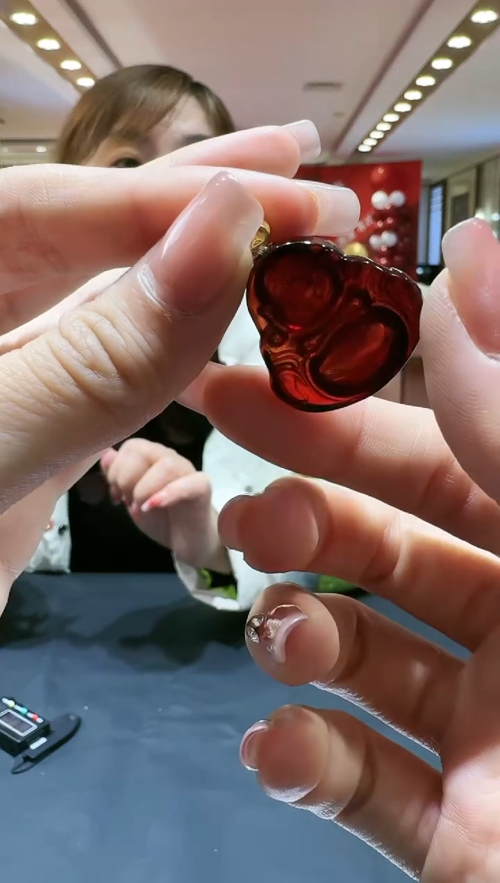 【闪购商品】琥珀裸石未镶嵌挂件