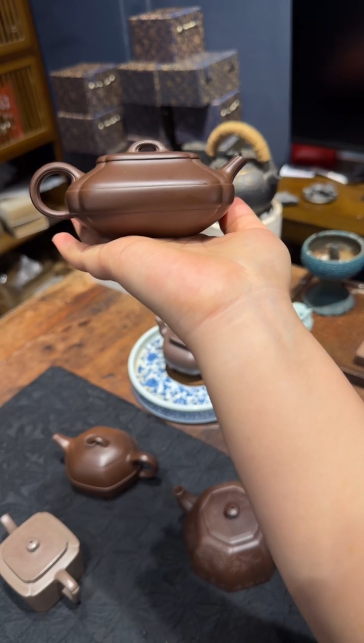 茶壶紫砂打*仔四方抽角 紫泥