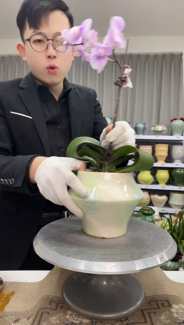 【1.3】花盆链接 高：14  口：11