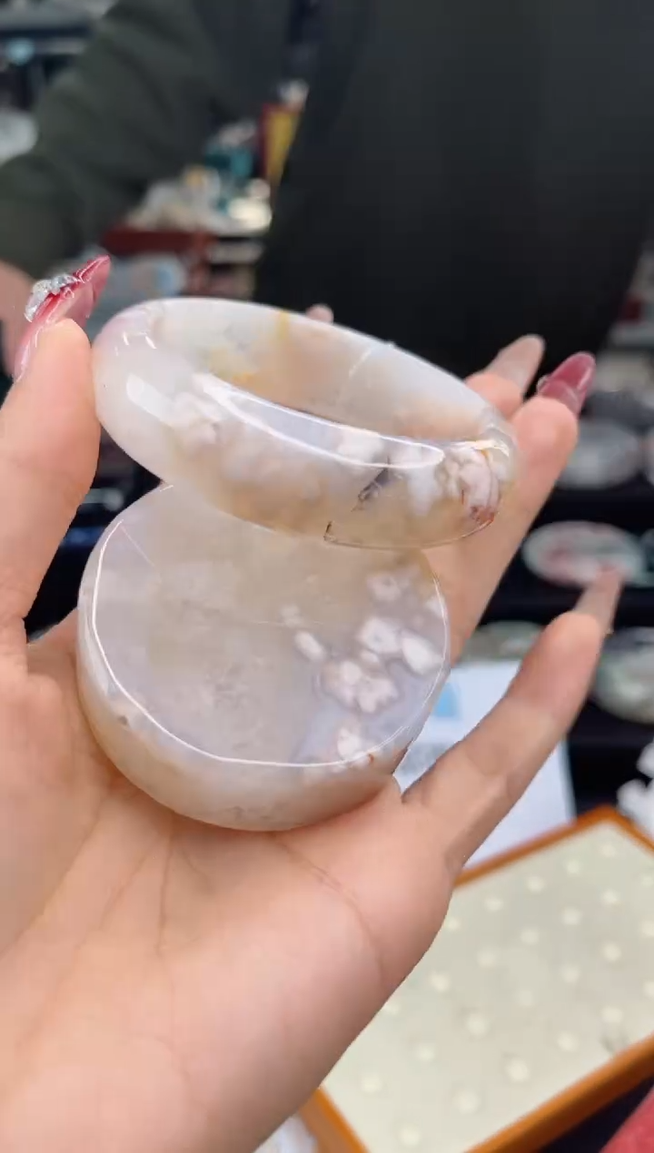 【闪购商品】石英质玉手镯未镶嵌55圈口（赠品镯心）1456069