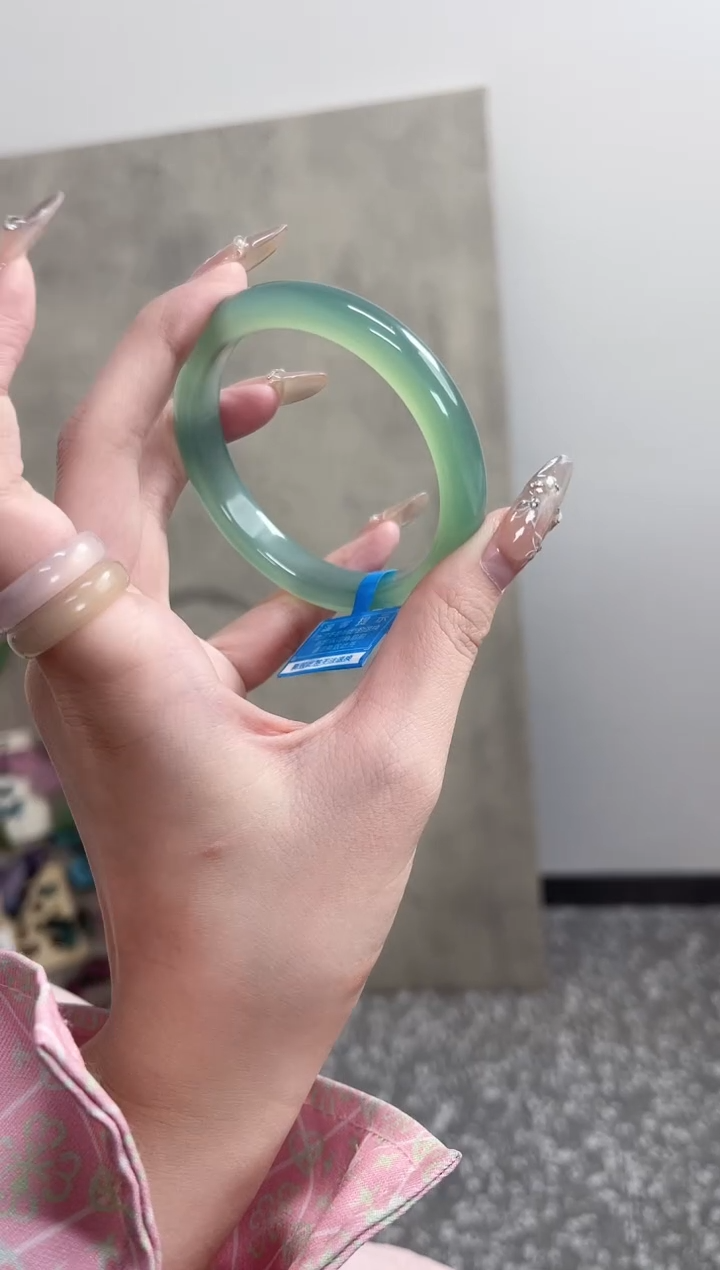 【闪购商品】玛瑙/玉髓手镯未镶嵌58-59圈