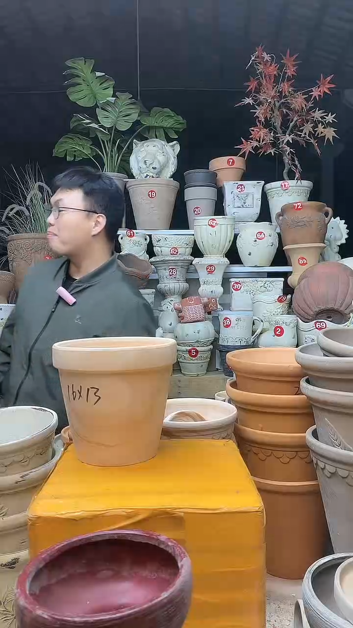 【闪购商品】缸1个16*13（红白）陶玛琪朵 无托无托