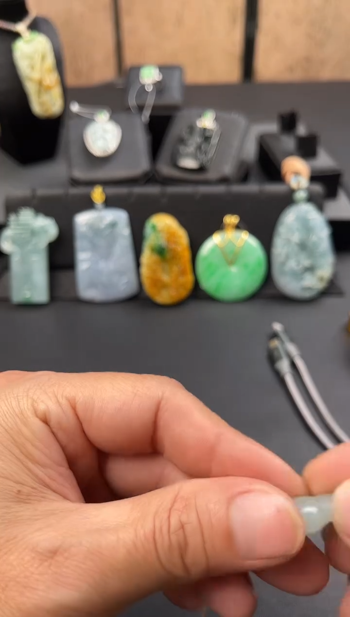 翡翠未镶嵌吊坠(不含链)糯冰飘绿钱袋SHCC305