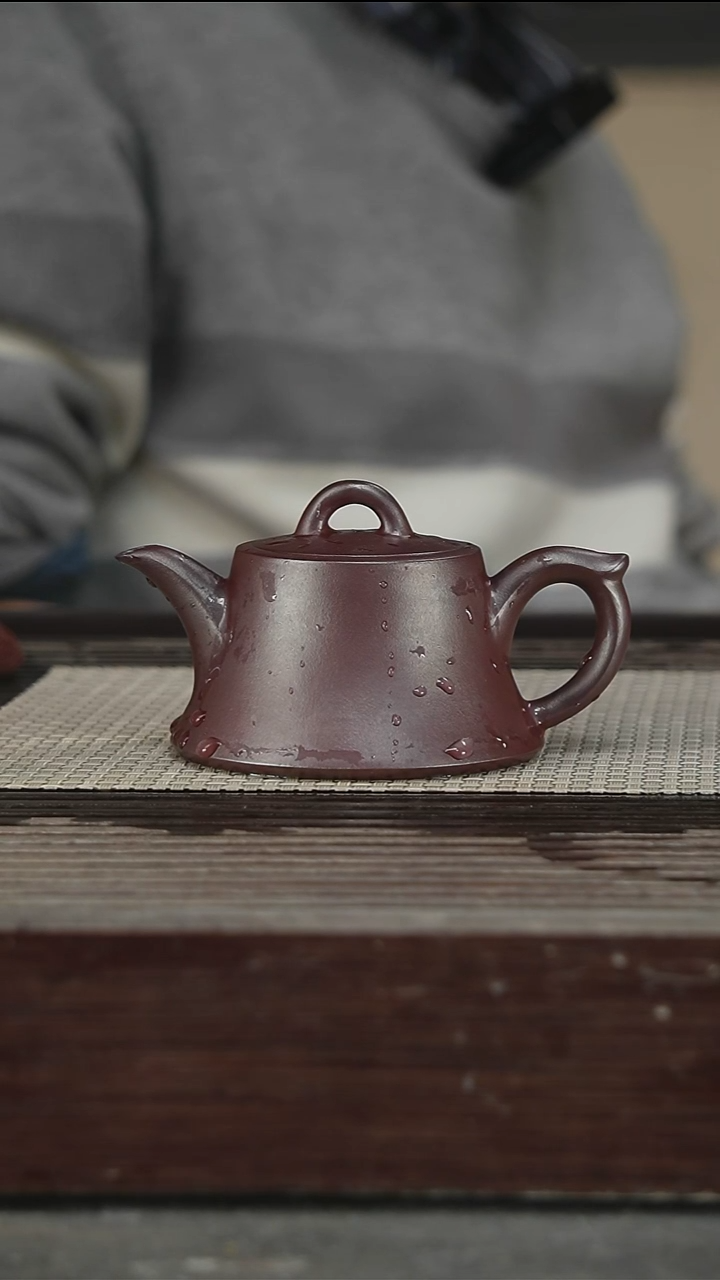 茶壶紫砂冯圆秀，带证180CC1002号