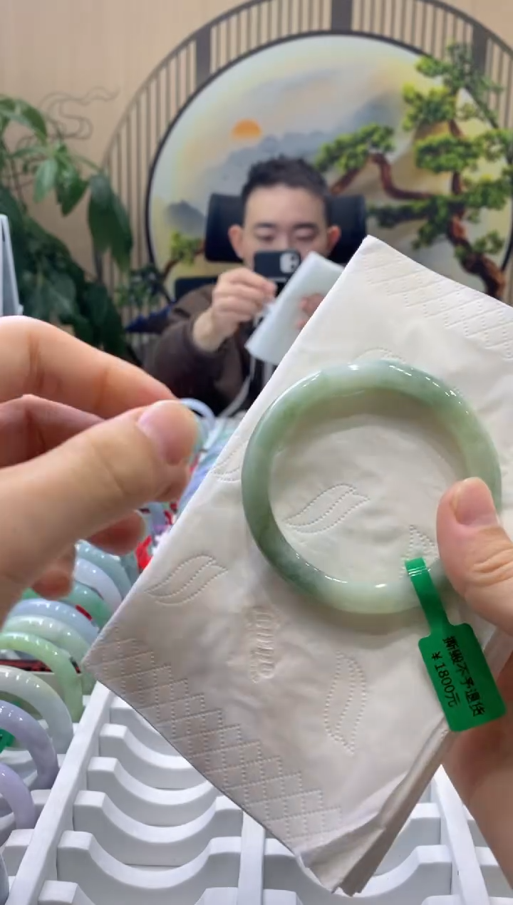 【闪购商品】翡翠手镯未镶嵌0000014582