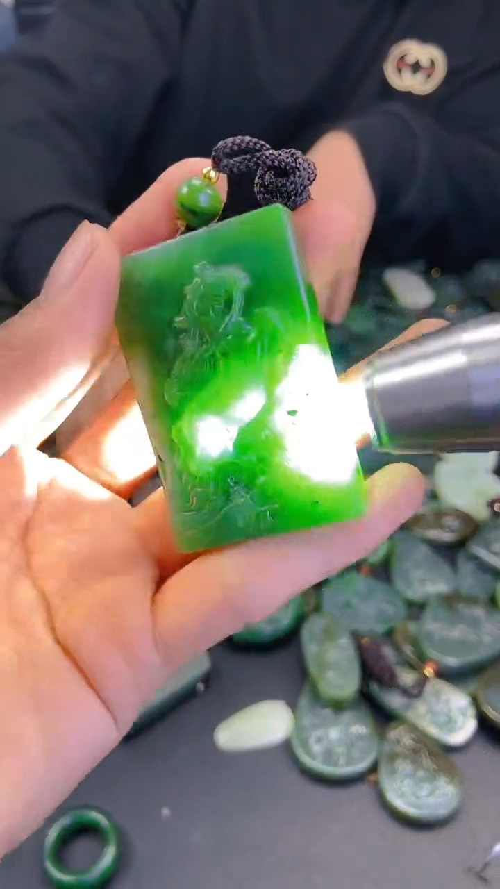 颈饰未镶嵌和田玉1