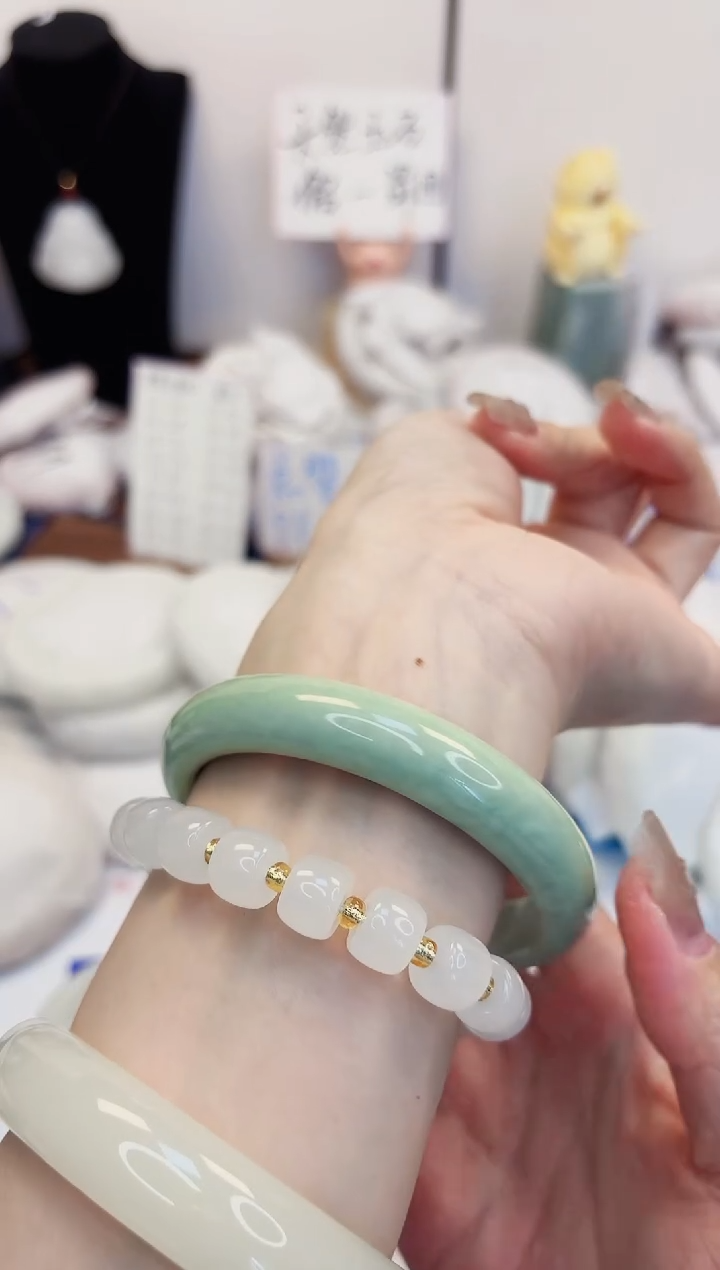 【闪购商品】石英质玉手镯未镶嵌120-翠玉-圈口58