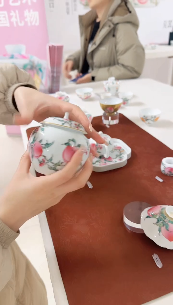 【闪购商品】桃子茶叶罐一个一个一个