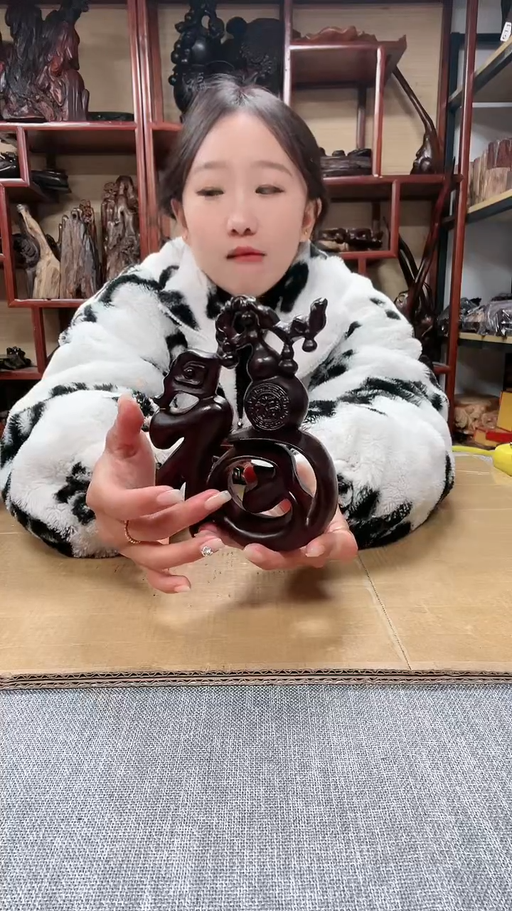 【闪购商品】红木底座工艺品收藏