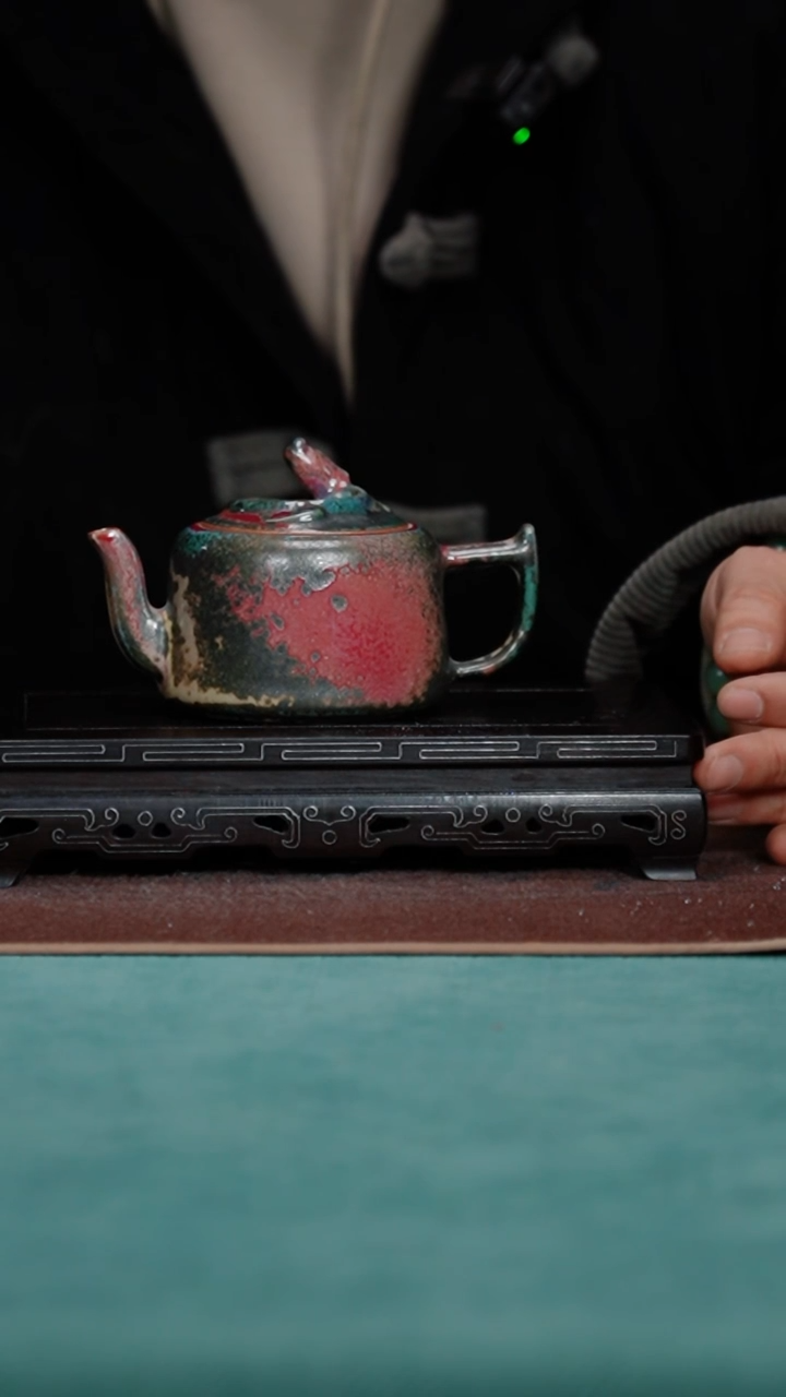 【闪购商品】209-1螭龙壶（炉钧釉）