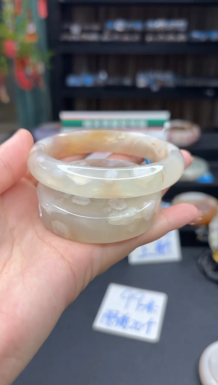 【闪购商品】石英质玉手镯未镶嵌299（62圈赠送镯心）