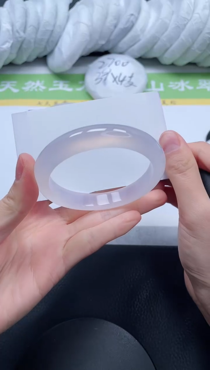 【闪购商品】石英质玉手镯未镶嵌A340-56+