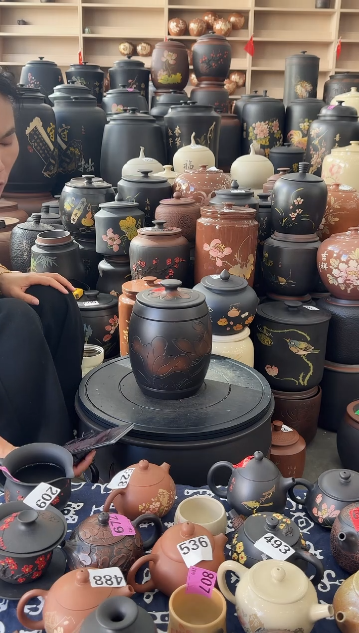 罐瑕疵茶叶罐   高柱荷花   642