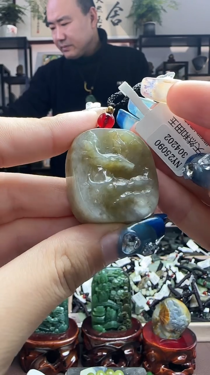 颈饰未镶嵌和田玉4202