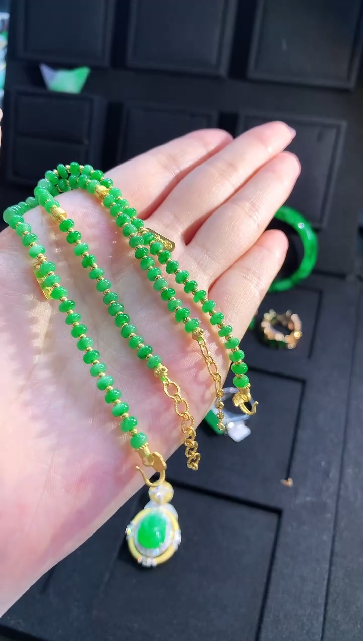 【闪购商品】翡翠手链18K金镶嵌不挑不选 多样性发货 发其一