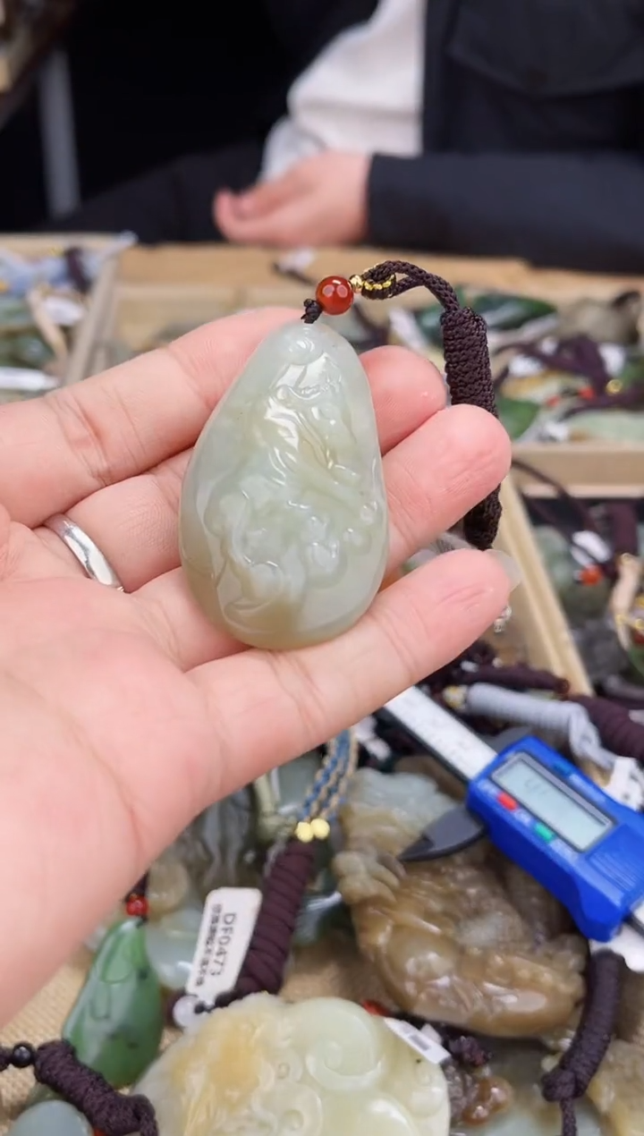 颈饰未镶嵌和田玉1