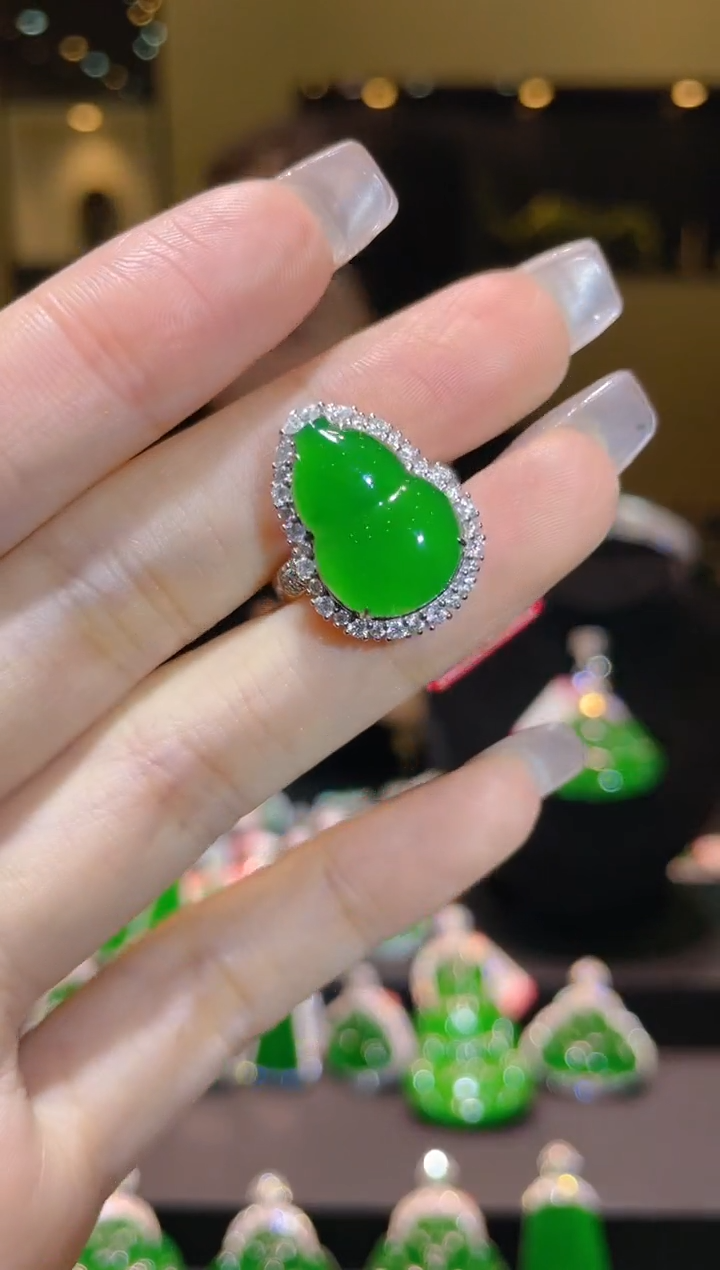 【闪购商品】翡翠吊坠(赠链)18K金镶嵌A87天然A货翡翠
