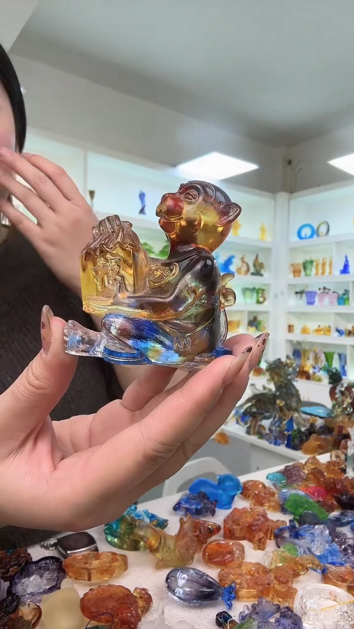 手工艺品琉璃猴子