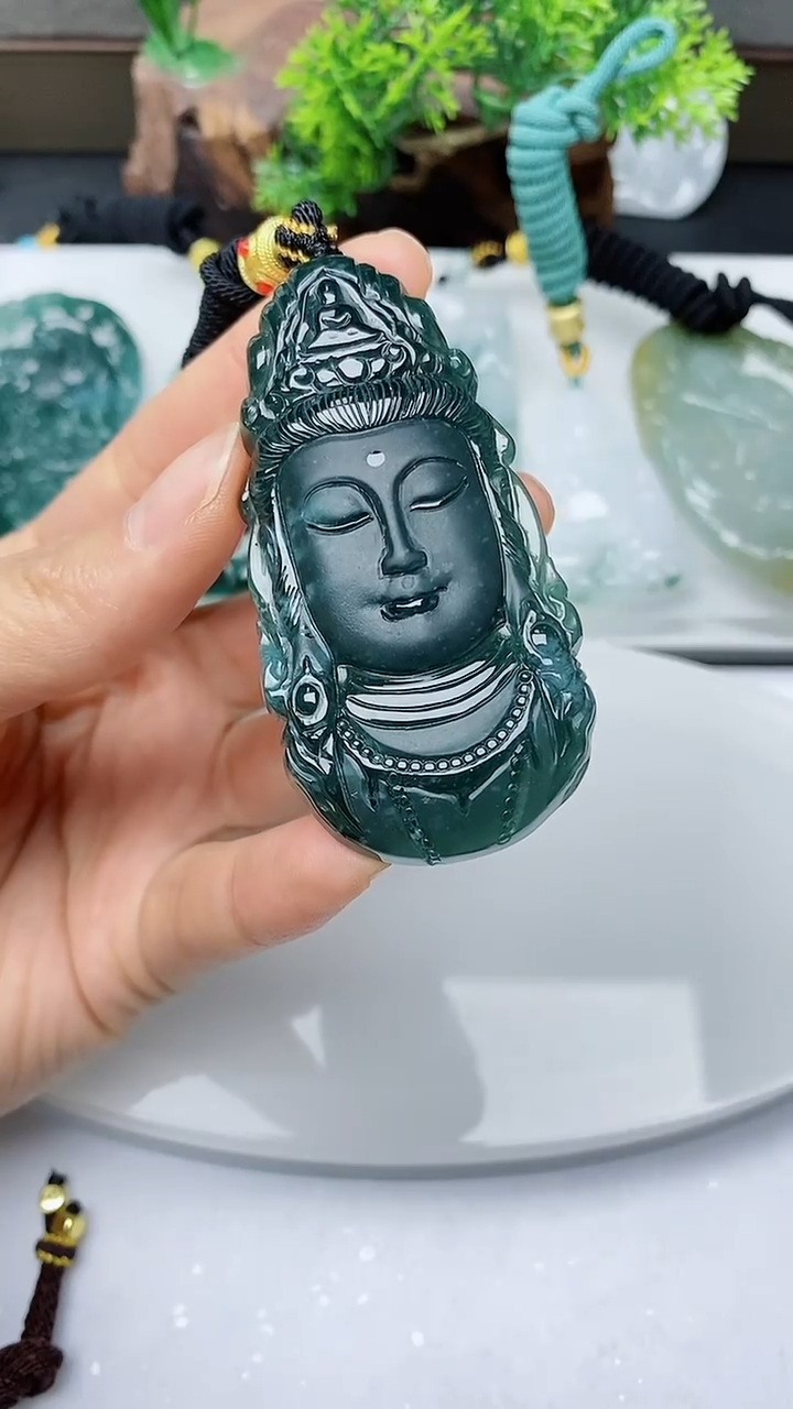 【闪购商品】翡翠颈饰未镶嵌          