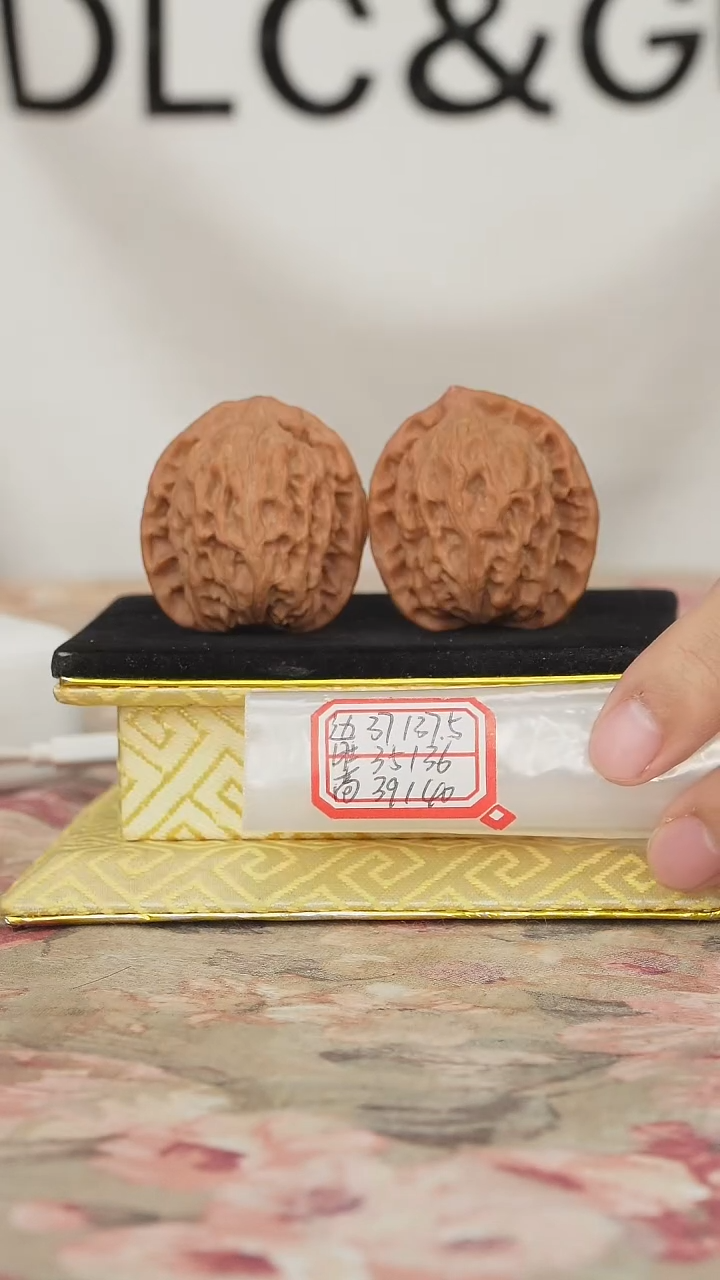 文玩核桃把件非嫁接北京狮子头