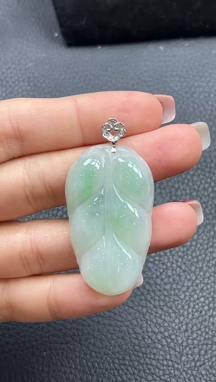 【闪购商品】翡翠颈饰18K金镶嵌叶子