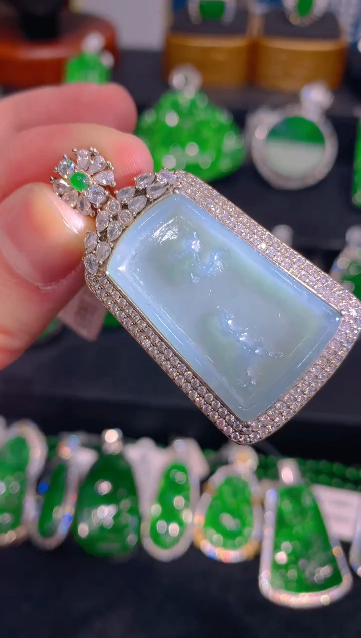 【闪购商品】翡翠颈饰未镶嵌37一季