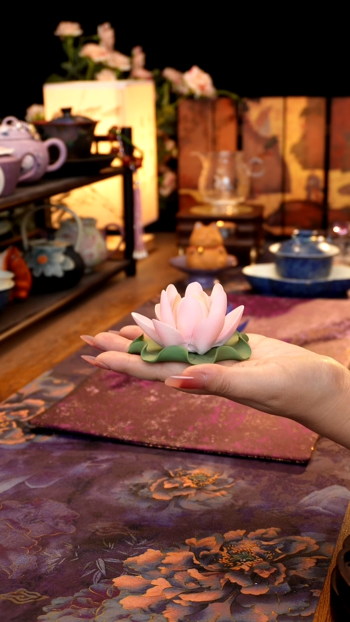 粉色小莲花香插········
