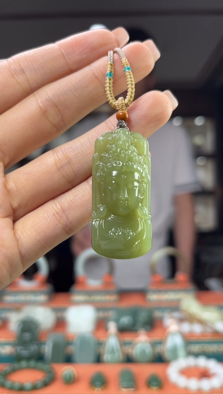 和田玉未镶嵌颈饰佩佩