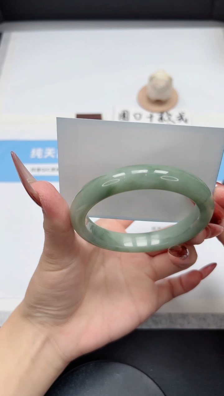 【闪购商品】石英质玉手镯未镶嵌436/飘花60.8