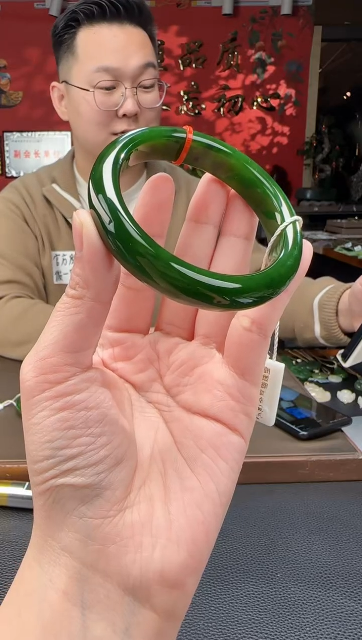 【闪购商品】和田玉.未镶嵌碧玉正装镯53-60