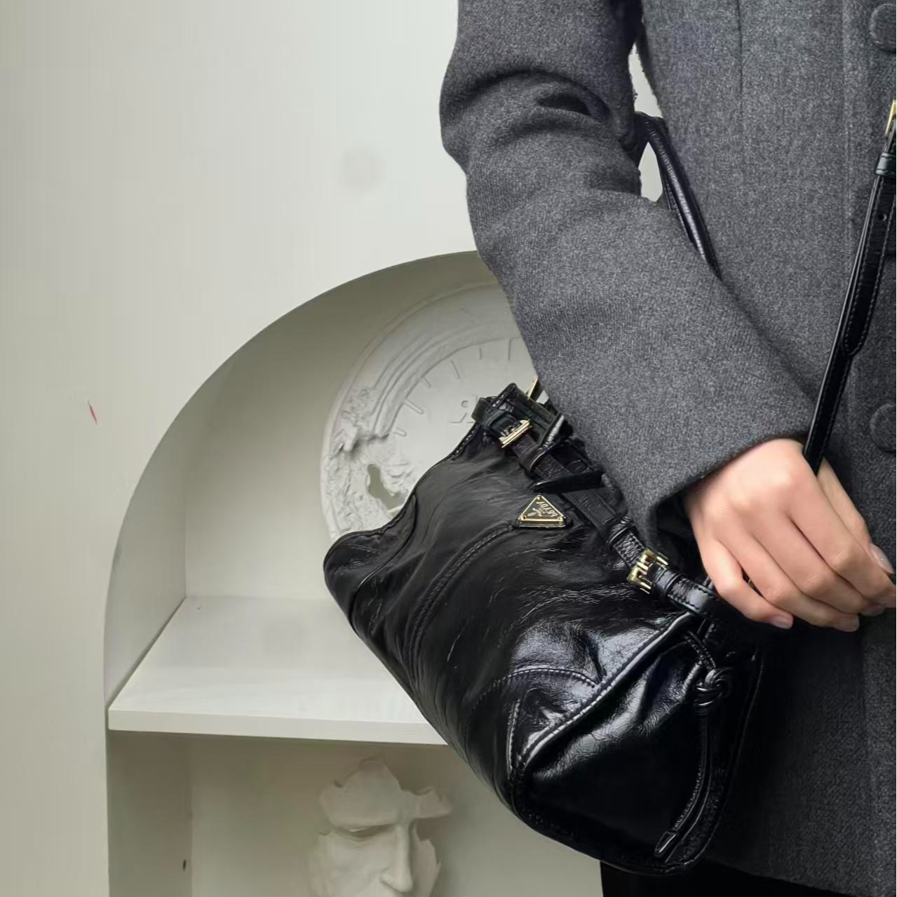 99新 Prada/普拉达 soft中号黑金/甄选