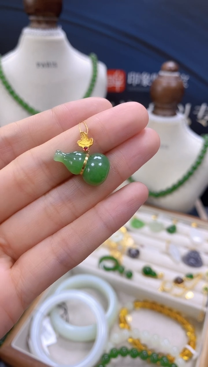 和田玉18K金镶嵌颈饰cg